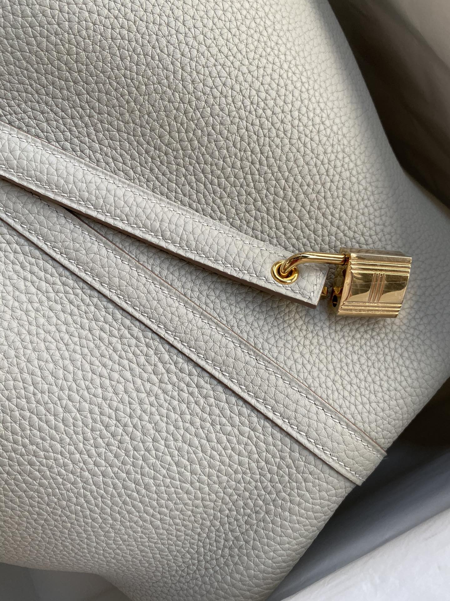 Hermes Picotin Lock 22 Bag In Pearl White Clemence Leather